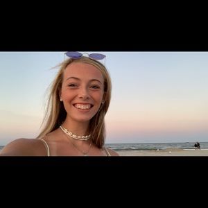 Meet your Posher, Delaney